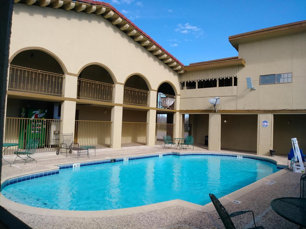 Days Inn By Wyndham San Antonio Lytle المظهر الخارجي الصورة