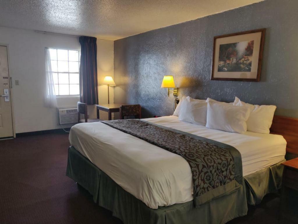 Days Inn By Wyndham San Antonio Lytle المظهر الخارجي الصورة